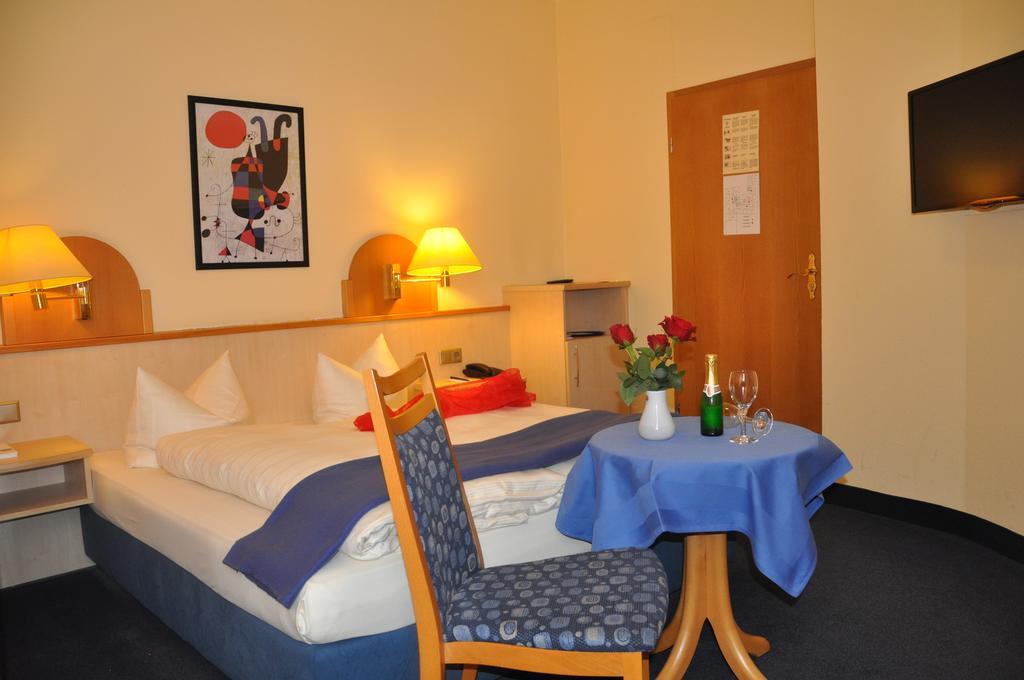 Partner Strauss 3* Wurzburg