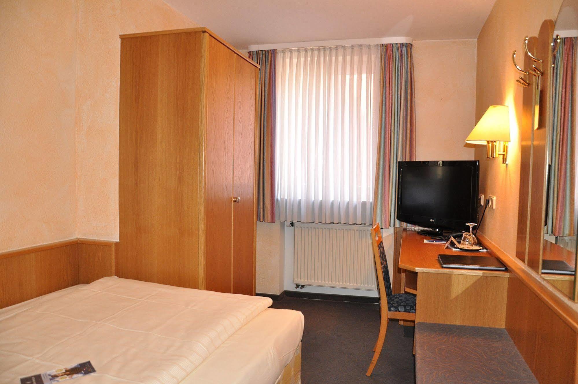 Partner Strauss Hotel 3*